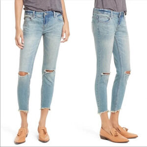 𝅺Free People size 24 distressed blue jeans